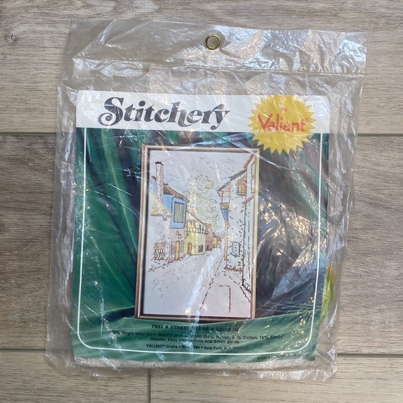 Vintage Valiant Crafts Stitchery Crewel Kit - Picture 1 of 6